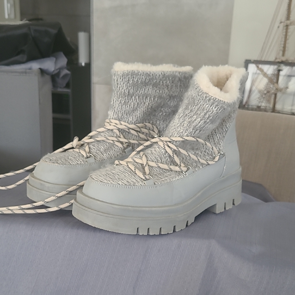 JustFab Gray Winter Boots with Cream Accents